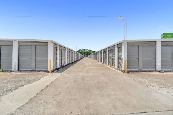 Extra Space Storage - 6739 - Denton - Virginia Cir - 2820 Virginia Circle