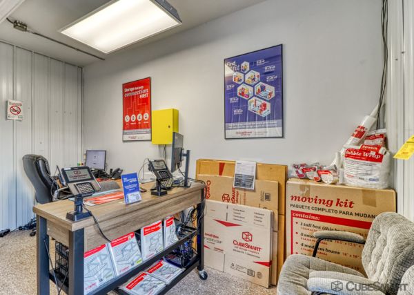 CubeSmart Self Storage IL Crest HIll Cedarwood Dr - 1501 Cedarwood Drive