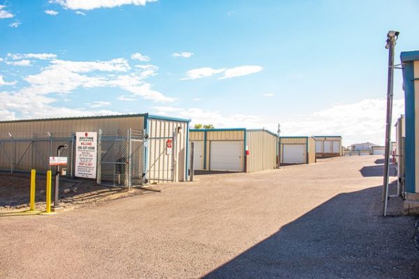 Anytime Storage - Anytime Storage - Farmington Hutton - 2016 North Hutton Avenue