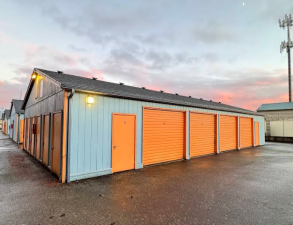 Twin Oaks Storage - 500 SW Twin Oaks Cir