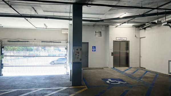 BestKept Storage - Climate Controlled 72 deg / 45 RH - 1663 Sawtelle Boulevard