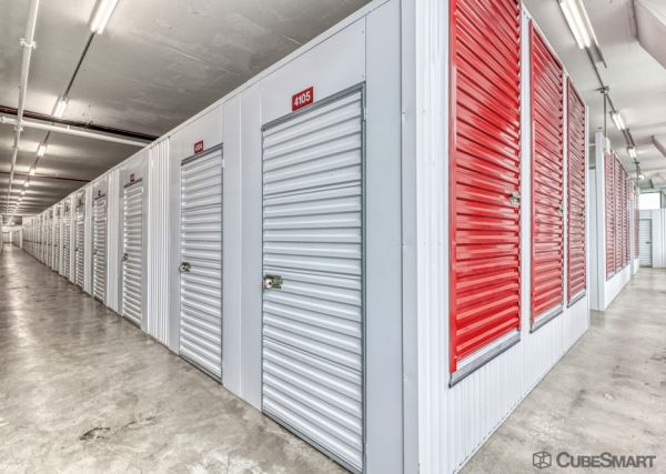 CubeSmart Self Storage - IL Chicago 35th Street - 1038 West 35th Street