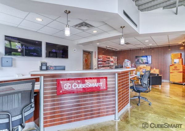 CubeSmart Self Storage - 5715 Burnet Road - TX - 5715 Burnet Road