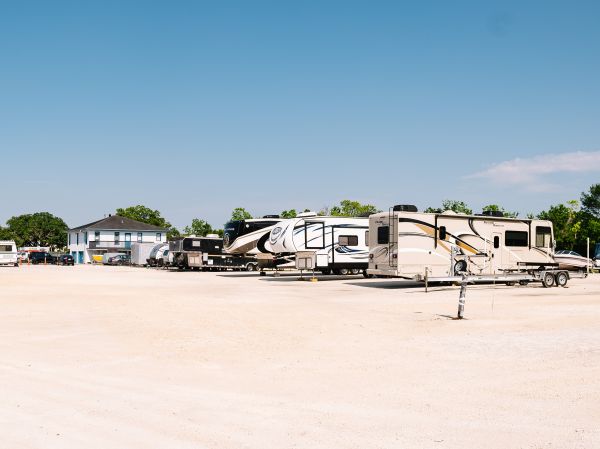 Kissing Tree Storage - 202 Coachman Drive