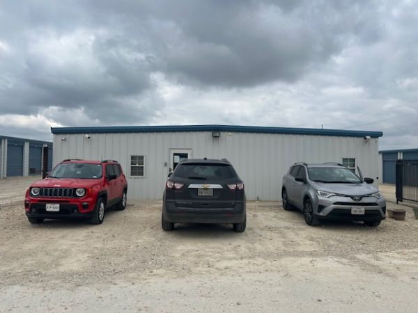 Kissing Tree Storage - 202 Coachman Drive
