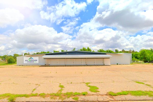 All Weather Storage - 900 North Duncan Street