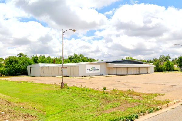 All Weather Storage - 900 North Duncan Street