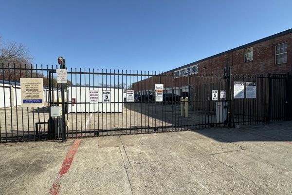 SmartStop Self Storage - Dallas - 8110 South Cockrell Hill Rd - 8110 South Cockrell Hill Road