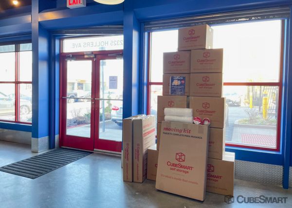 CubeSmart Self Storage NY Bronx Hollers Ave - 2325 Hollers Avenue