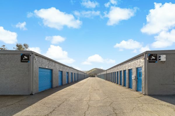 Storwell Storage - Morgan Hill - 16325 Barrett Avenue