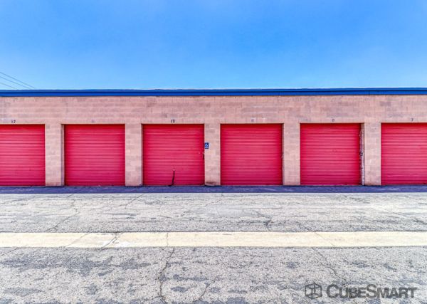 CubeSmart Self Storage - CA Visalia South Lovers Lane - 625 South Lovers Lane