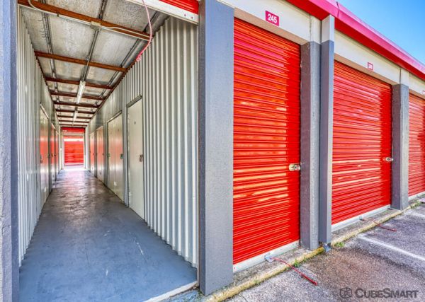 CubeSmart Self Storage - South Cockrell Hill Road - 5618 South Cockrell Hill Road