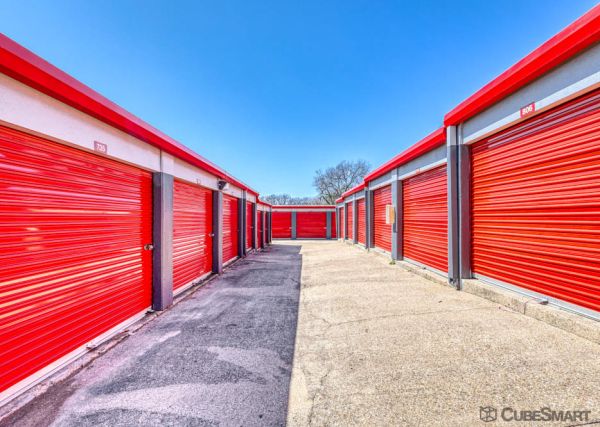 CubeSmart Self Storage - South Cockrell Hill Road - 5618 South Cockrell Hill Road