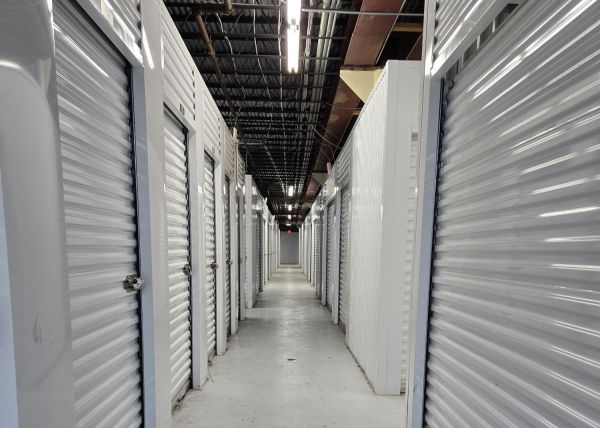Extra Space Storage - 6859 - Tampa - 2320 W Hillsborough Ave - 2320 West Hillsborough Avenue