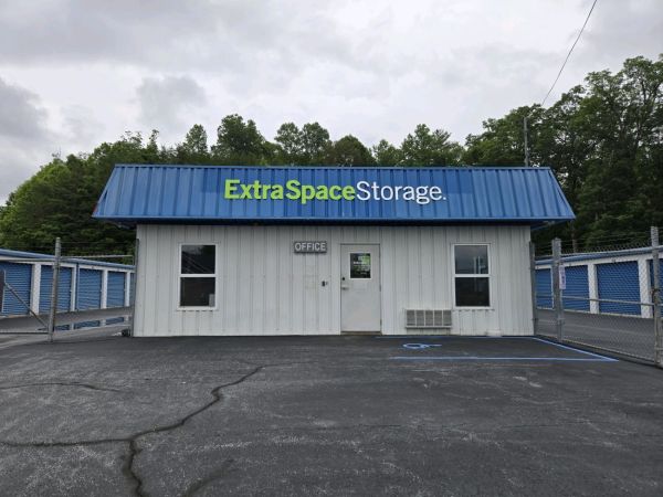 Extra Space Storage - 6807 - Hendersonville - Naples Rd - 450 Naples Road