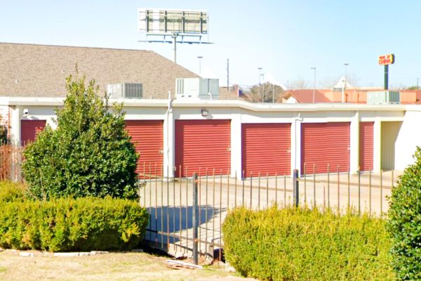 Sherman Premier Storage - 2601 Hilltop Drive