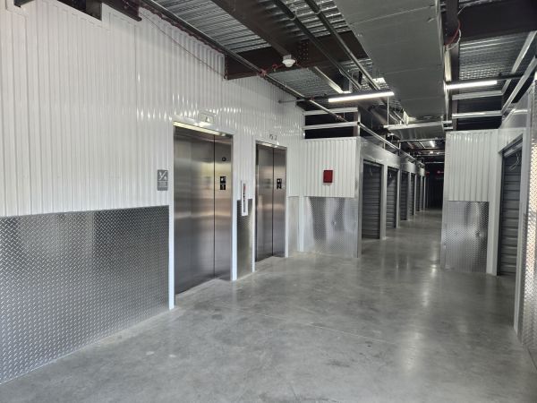 Extra Space Storage - 6671 - Austin - 851 Airport Blvd - 851 Airport Boulevard