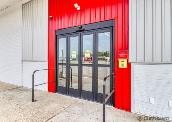 CubeSmart Self Storage MI Flint Clio Rd - 4901 Clio Road