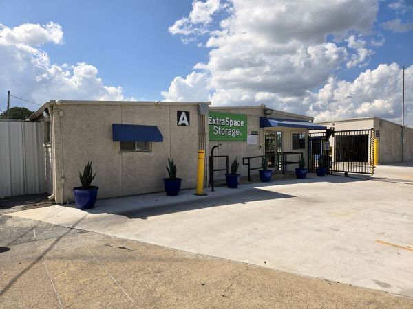 Extra Space Storage - 6757 - Austin - Harold Ct - 6330 Harold Court