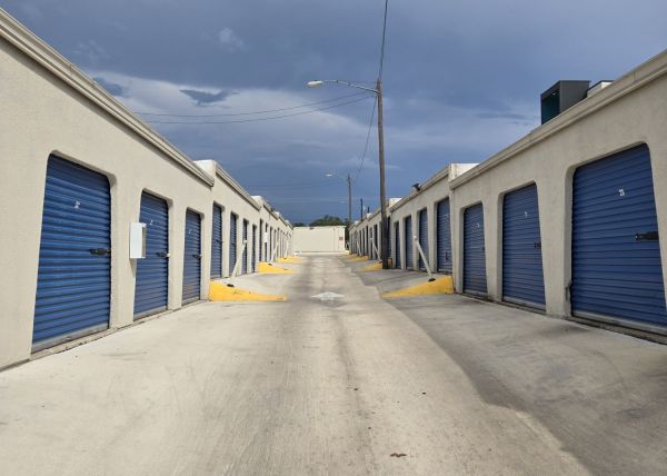 Extra Space Storage - 6758 - Austin - 11712 N Lamar Blvd - 11712 North Lamar Boulevard