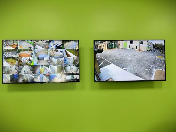 Extra Space Storage - 7891 - Gainesville - 10th Pl - 7111 Northwest 10th Place