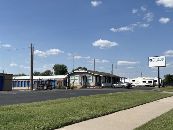 Peoples Choice Storage Wichita - Hillside - 3401 North Hillside Street