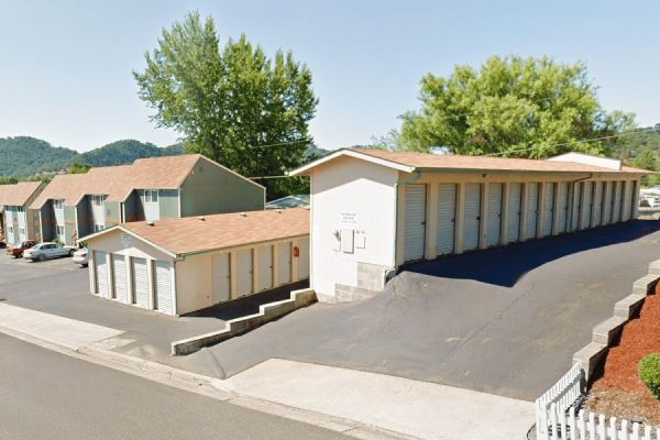 Atkinsville Self Storage - 178 Northeast Atkinson Court