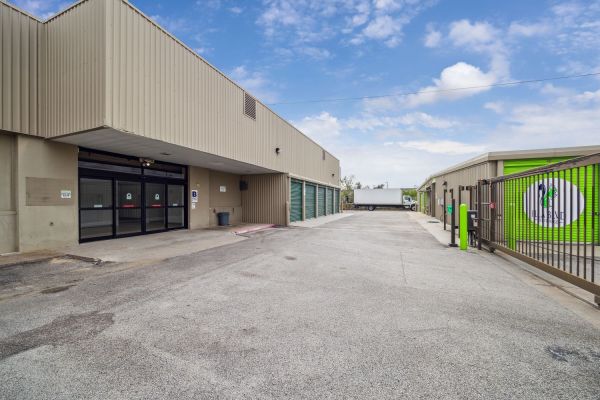 Extra Space Storage - 6927 - Houston - Ella Blvd - 3510 Ella Boulevard