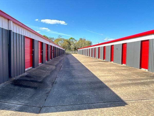 10 Federal Storage - Hwy 6 - 15442 Highway 6