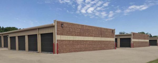 Bryan Street Storage - 526 North Bryan Avenue