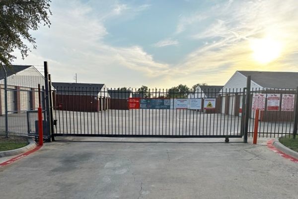 Public Storage - Dallas - 5710 Military Pkwy - 5710 Military Pkwy