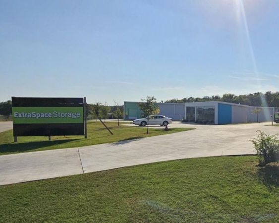 Extra Space Storage - 6969 - Oklahoma City - N I 35 Service Rd - 8101 North I- 35 Service Road