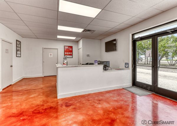 CubeSmart Self Storage - Lakehills - 9101 Farm to Market Road 1283