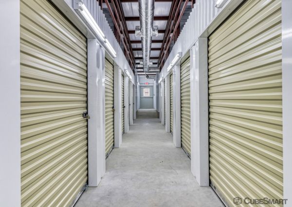 CubeSmart Self Storage - Lakehills - 9101 Farm to Market Road 1283