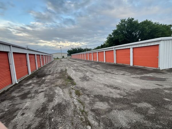 Storage Depot - Independence - 1709 West Maple Street