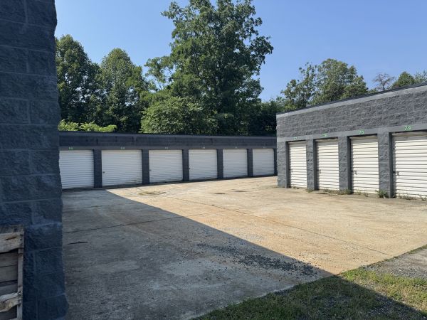 Homegrown Storage Spout Spring - 3186 Richmond Hwy
