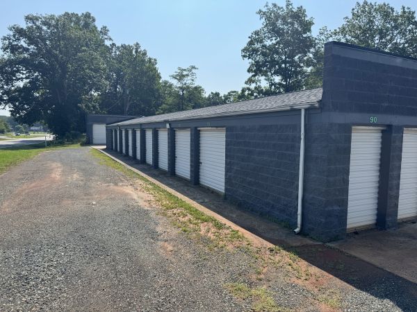 Homegrown Storage Spout Spring - 3186 Richmond Hwy