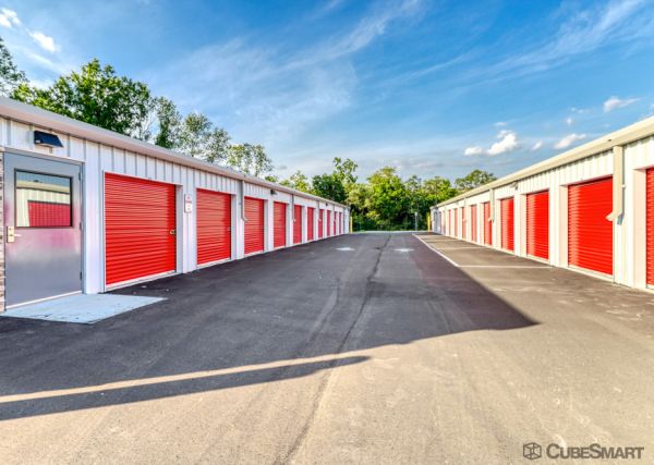 CubeSmart Self Storage MI Romulu Northline Rd - 37270 Northline Road