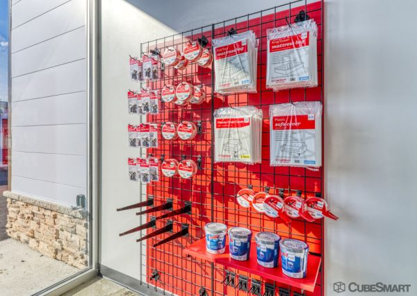 CubeSmart Self Storage MI Romulu Northline Rd - 37270 Northline Road