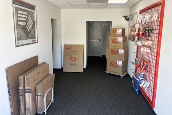 Public Storage - Forest Hill - 16 Newport Dr - 16 Newport Dr