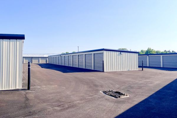 Carlisle and 81 Self Storage - 201 Alexander Spring Road