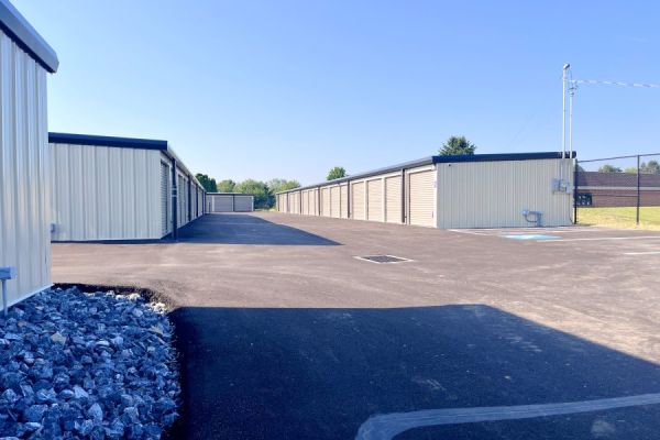 Carlisle and 81 Self Storage - 201 Alexander Spring Road