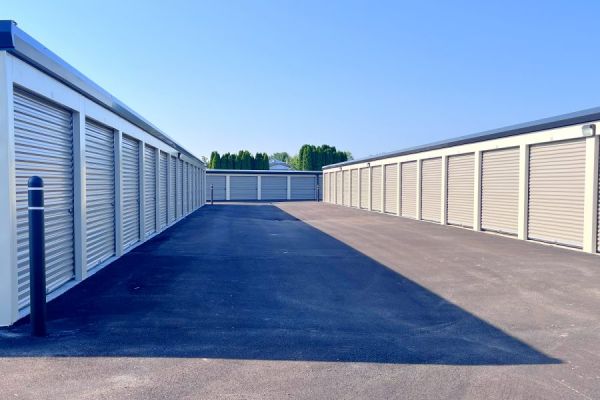 Carlisle and 81 Self Storage - 201 Alexander Spring Road
