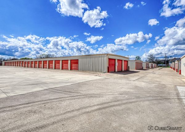 CubeSmart Self Storage TX Waco La Salle Ave - 1301 La Salle Avenue