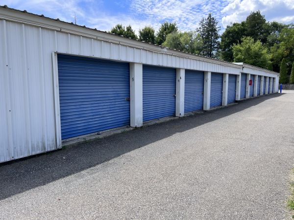 Dove Storage - Stroudsburg - 1120 Foxtown Hill Road