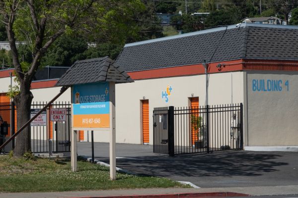 House Storage Plus - San Rafael - 990 Andersen Drive