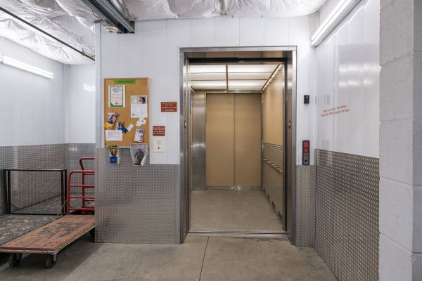 US Storage Centers - Millcreek - 3300 South - 1053 East 3300 South
