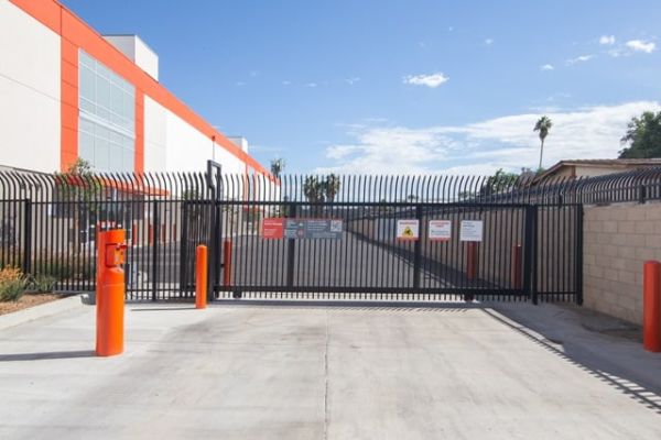 Public Storage - Van Nuys - 7660 Balboa Blvd - 7660 Balboa Blvd