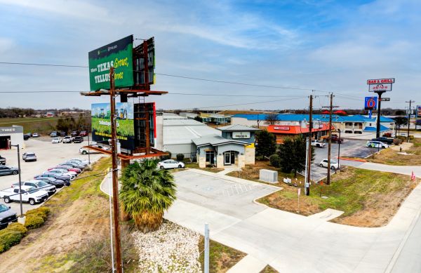 Storage King USA - 102 - Seguin, TX - 1842 I-10 - 1842 Interstate 10