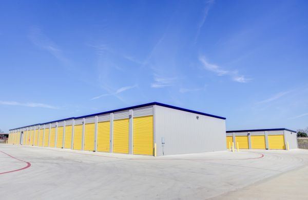 Storage King USA - 102 - Seguin, TX - 1842 I-10 - 1842 Interstate 10